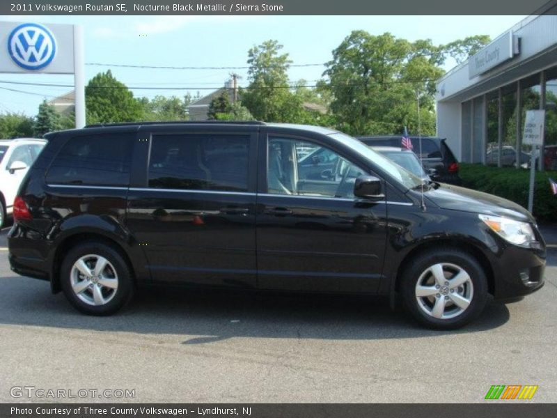 Nocturne Black Metallic / Sierra Stone 2011 Volkswagen Routan SE