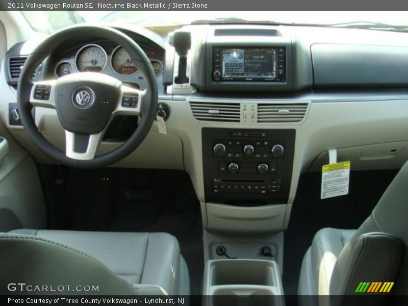 Nocturne Black Metallic / Sierra Stone 2011 Volkswagen Routan SE