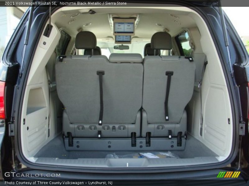Nocturne Black Metallic / Sierra Stone 2011 Volkswagen Routan SE