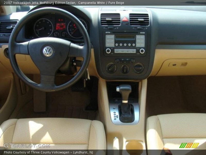 Campanella White / Pure Beige 2007 Volkswagen Jetta Wolfsburg Edition Sedan