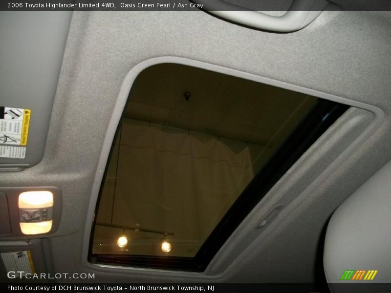 Oasis Green Pearl / Ash Gray 2006 Toyota Highlander Limited 4WD