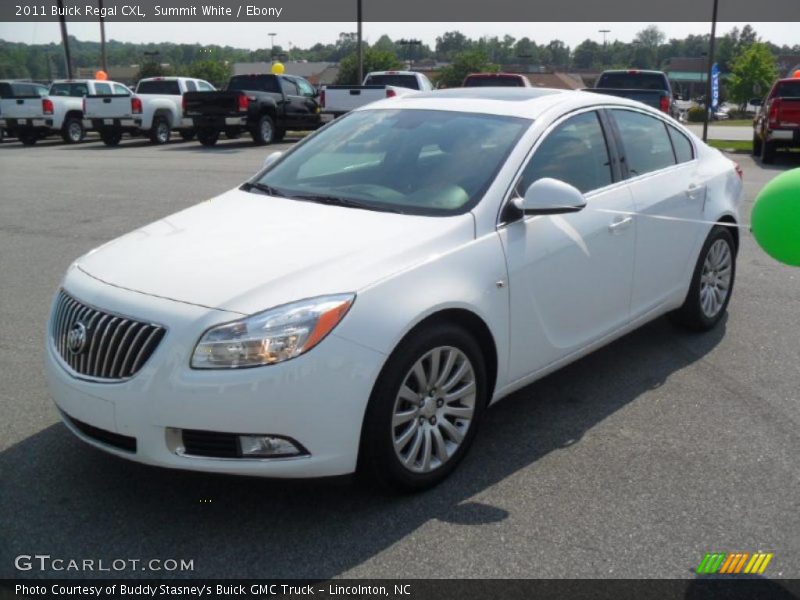 Front 3/4 View of 2011 Regal CXL