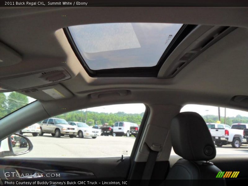 Summit White / Ebony 2011 Buick Regal CXL