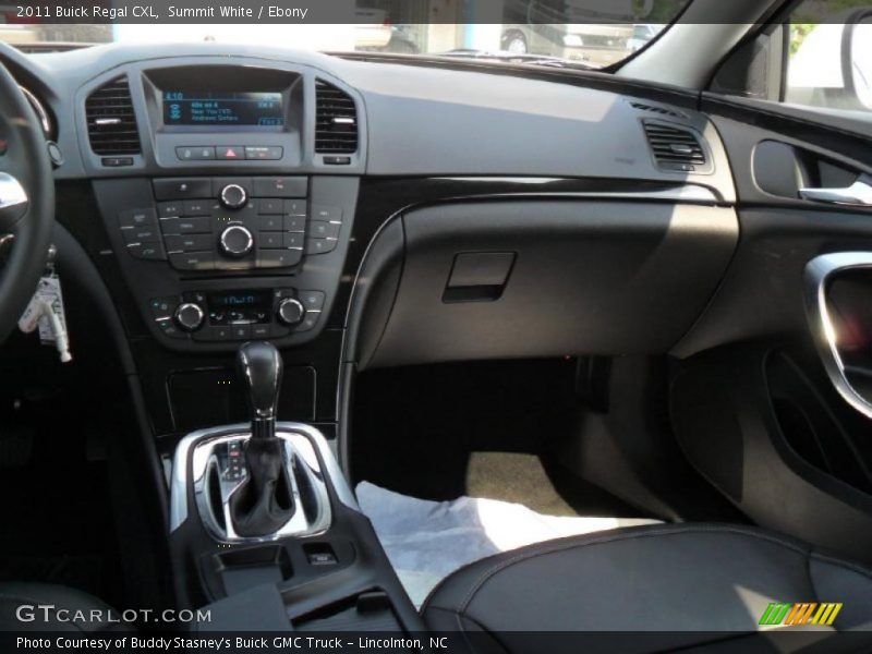 Summit White / Ebony 2011 Buick Regal CXL