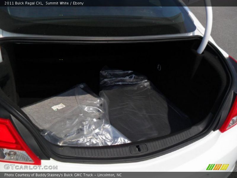 Summit White / Ebony 2011 Buick Regal CXL