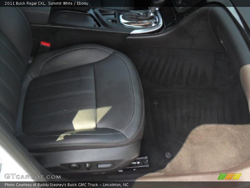 Summit White / Ebony 2011 Buick Regal CXL