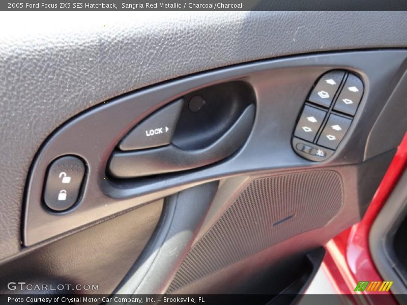 Controls of 2005 Focus ZX5 SES Hatchback