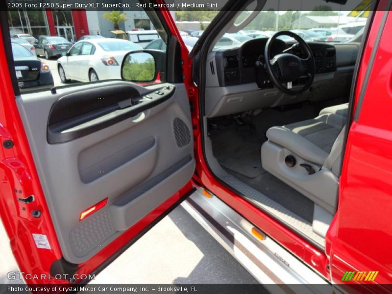 Red Clearcoat / Medium Flint 2005 Ford F250 Super Duty XLT SuperCab
