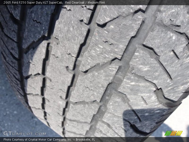 Red Clearcoat / Medium Flint 2005 Ford F250 Super Duty XLT SuperCab