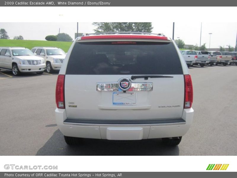 White Diamond / Ebony/Ebony 2009 Cadillac Escalade AWD