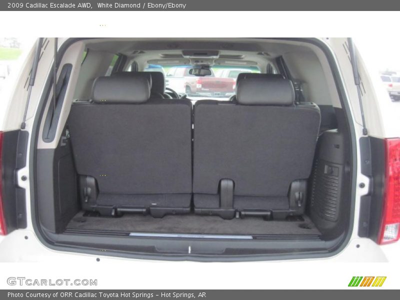 White Diamond / Ebony/Ebony 2009 Cadillac Escalade AWD