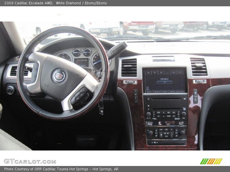 White Diamond / Ebony/Ebony 2009 Cadillac Escalade AWD
