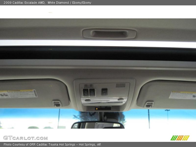 White Diamond / Ebony/Ebony 2009 Cadillac Escalade AWD