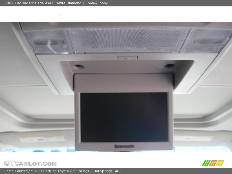 White Diamond / Ebony/Ebony 2009 Cadillac Escalade AWD