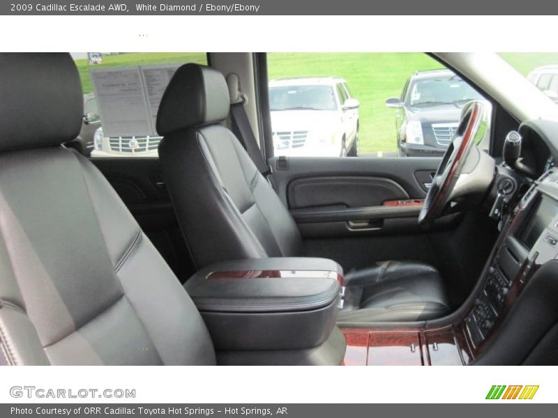 White Diamond / Ebony/Ebony 2009 Cadillac Escalade AWD