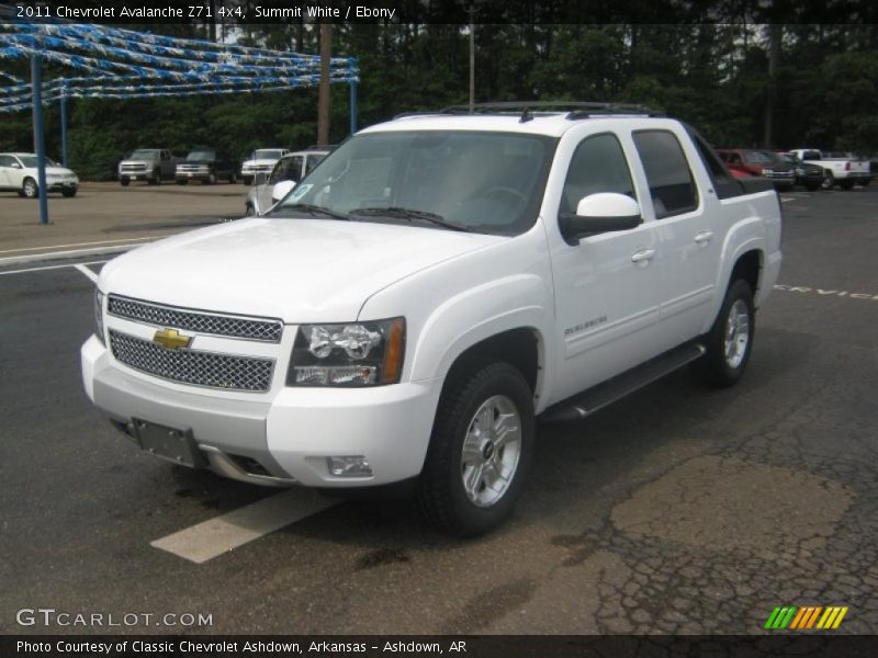 Summit White / Ebony 2011 Chevrolet Avalanche Z71 4x4