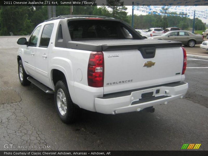 Summit White / Ebony 2011 Chevrolet Avalanche Z71 4x4