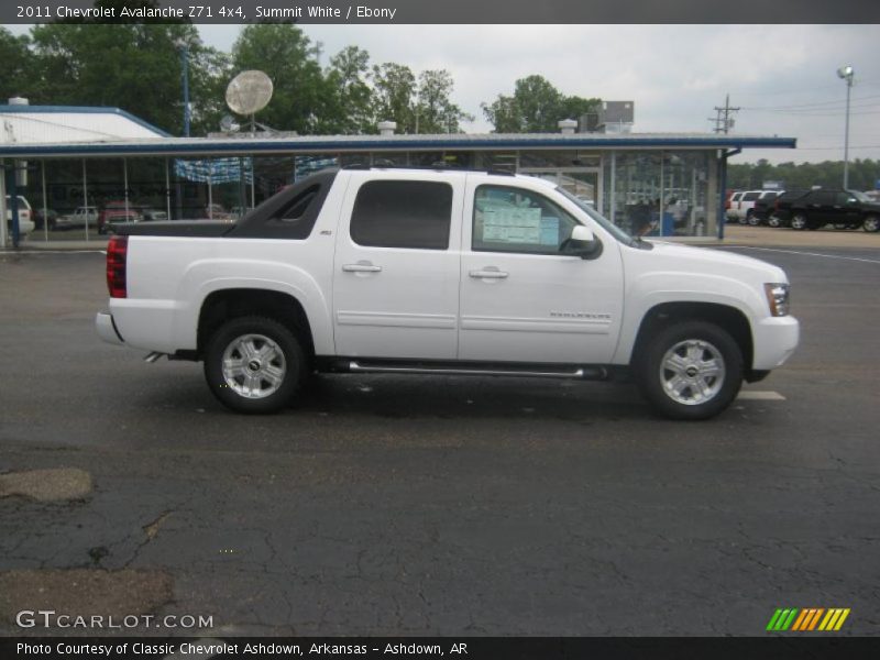 Summit White / Ebony 2011 Chevrolet Avalanche Z71 4x4