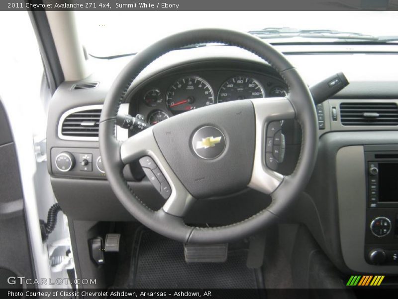 Summit White / Ebony 2011 Chevrolet Avalanche Z71 4x4