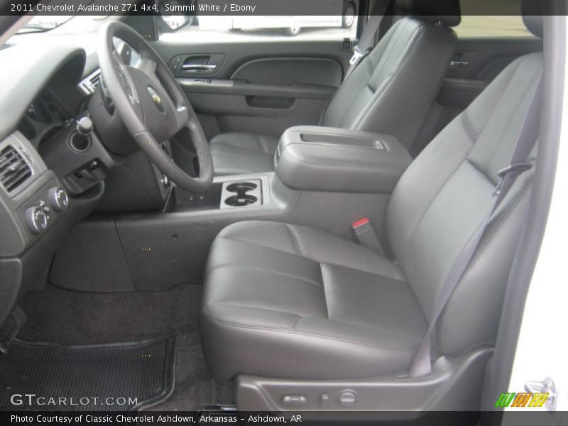 Summit White / Ebony 2011 Chevrolet Avalanche Z71 4x4