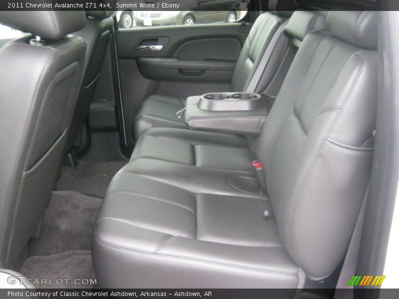 Summit White / Ebony 2011 Chevrolet Avalanche Z71 4x4