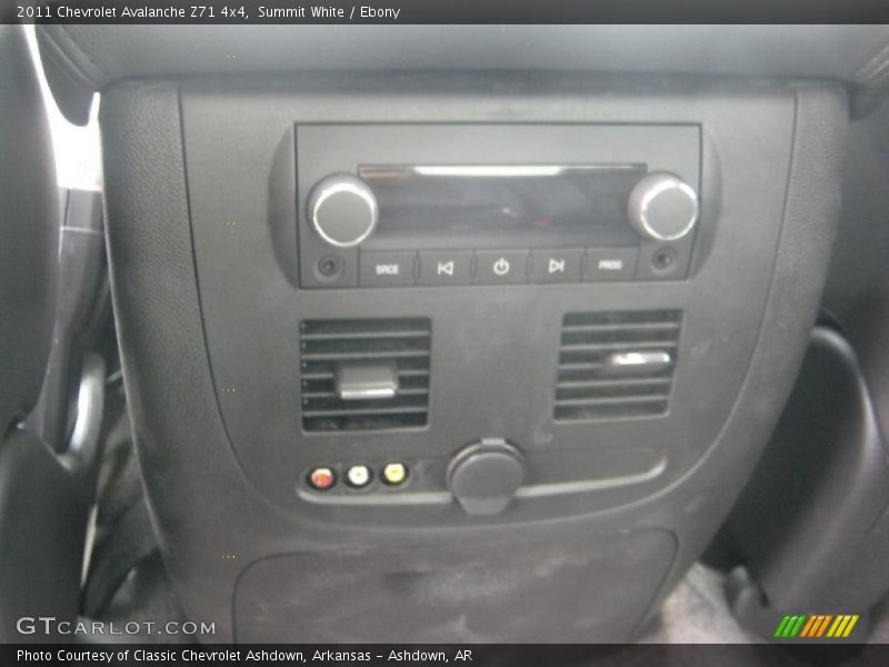 Summit White / Ebony 2011 Chevrolet Avalanche Z71 4x4