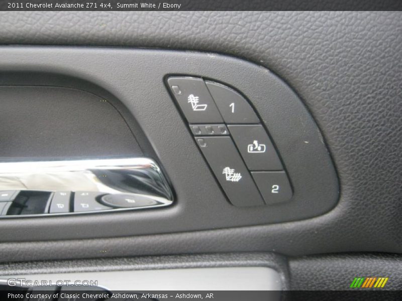Summit White / Ebony 2011 Chevrolet Avalanche Z71 4x4