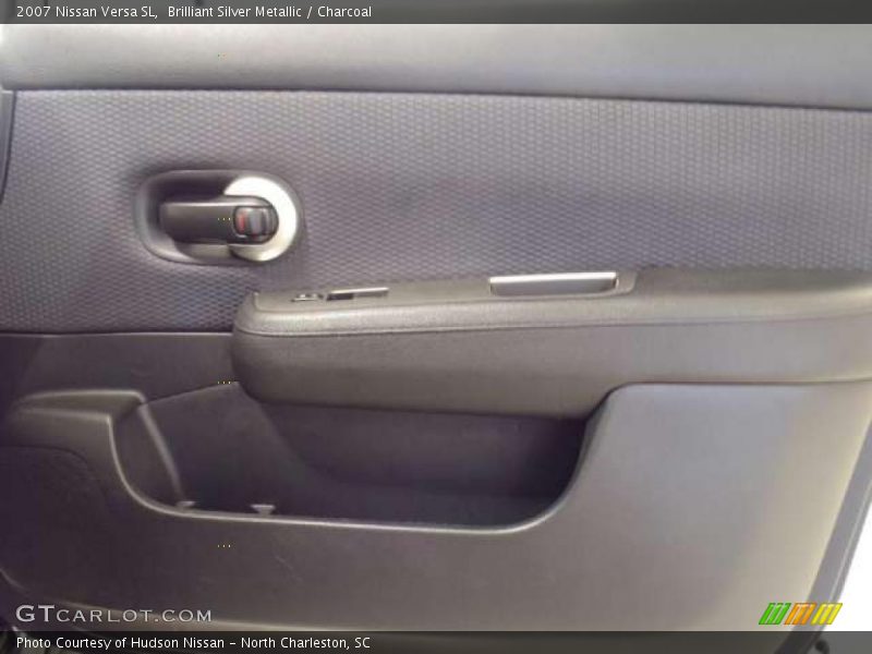 Brilliant Silver Metallic / Charcoal 2007 Nissan Versa SL