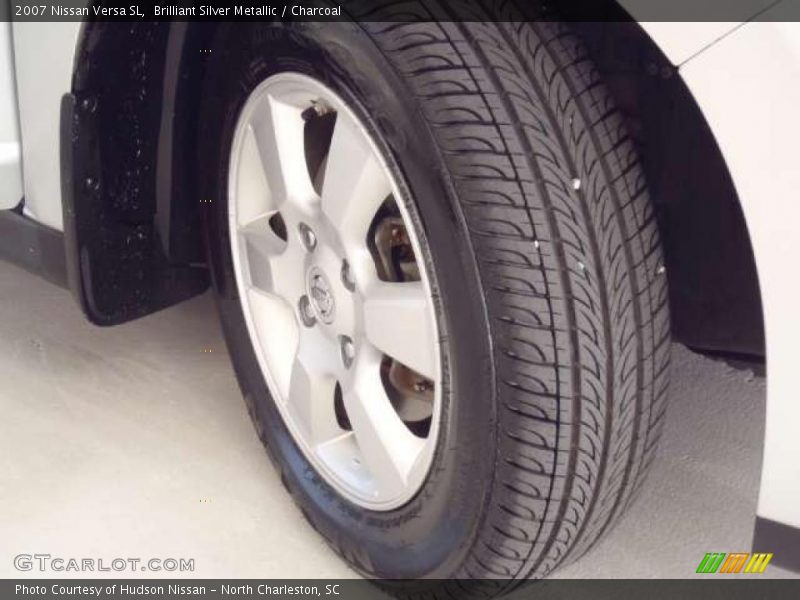 Brilliant Silver Metallic / Charcoal 2007 Nissan Versa SL