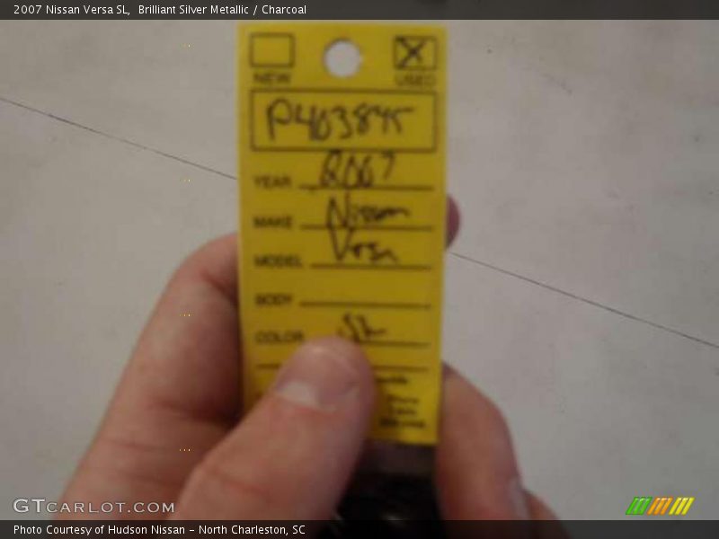 Brilliant Silver Metallic / Charcoal 2007 Nissan Versa SL