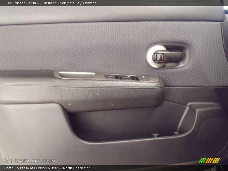 Brilliant Silver Metallic / Charcoal 2007 Nissan Versa SL