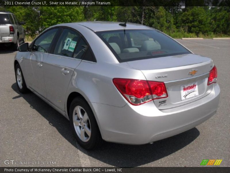 Silver Ice Metallic / Medium Titanium 2011 Chevrolet Cruze LT
