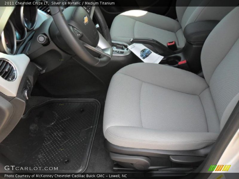 Silver Ice Metallic / Medium Titanium 2011 Chevrolet Cruze LT