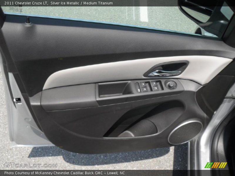 Silver Ice Metallic / Medium Titanium 2011 Chevrolet Cruze LT