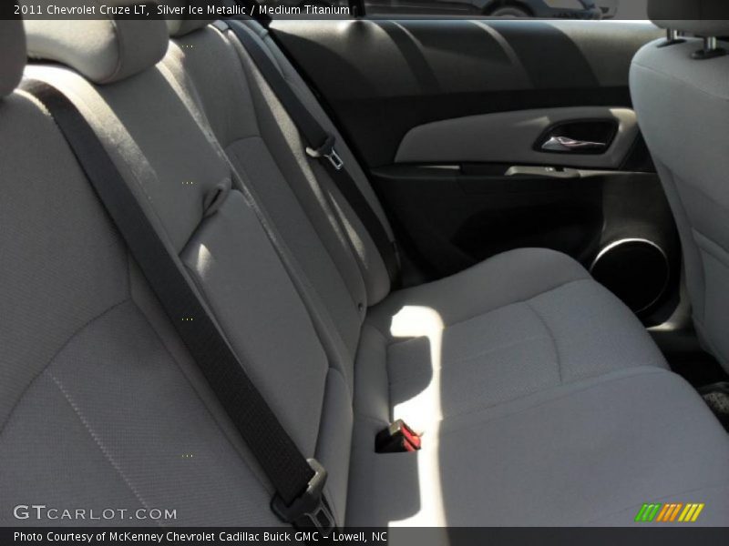 Silver Ice Metallic / Medium Titanium 2011 Chevrolet Cruze LT