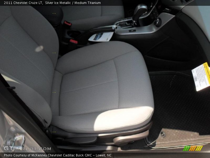 Silver Ice Metallic / Medium Titanium 2011 Chevrolet Cruze LT