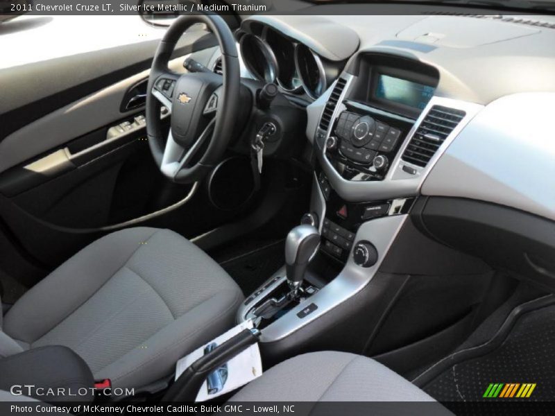 Silver Ice Metallic / Medium Titanium 2011 Chevrolet Cruze LT