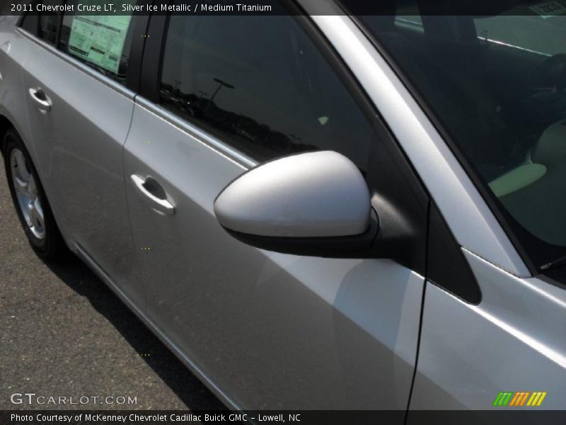 Silver Ice Metallic / Medium Titanium 2011 Chevrolet Cruze LT