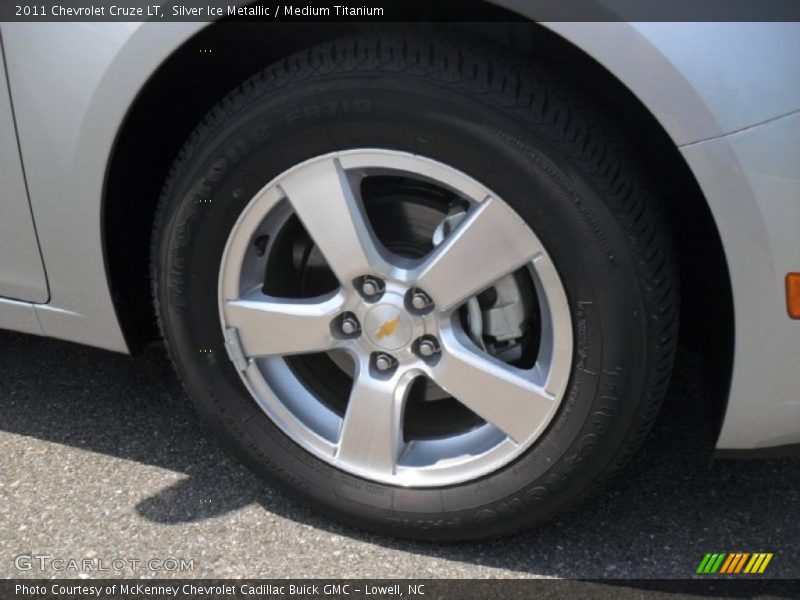 Silver Ice Metallic / Medium Titanium 2011 Chevrolet Cruze LT