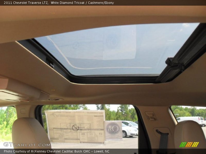 White Diamond Tricoat / Cashmere/Ebony 2011 Chevrolet Traverse LTZ