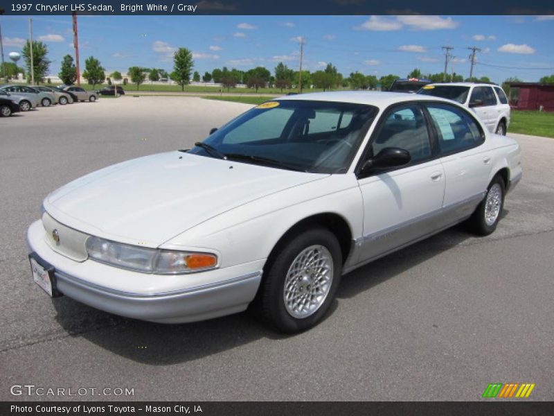 Front 3/4 View of 1997 LHS Sedan