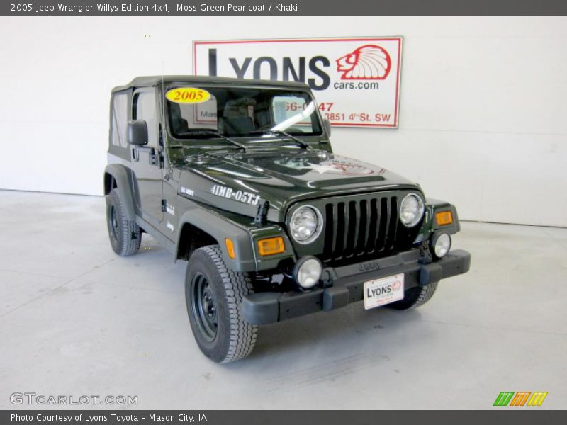 Front 3/4 View of 2005 Wrangler Willys Edition 4x4