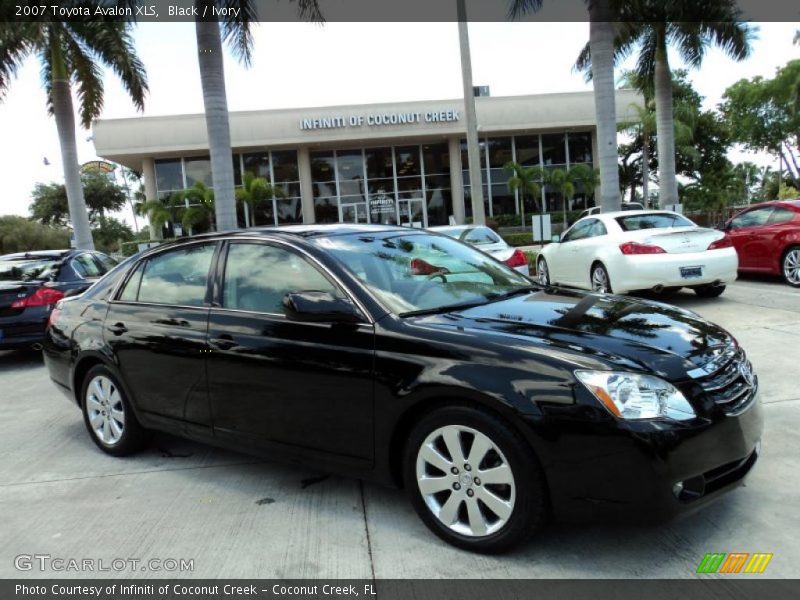 Black / Ivory 2007 Toyota Avalon XLS