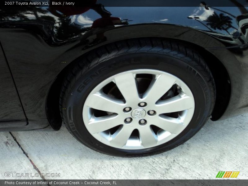 Black / Ivory 2007 Toyota Avalon XLS