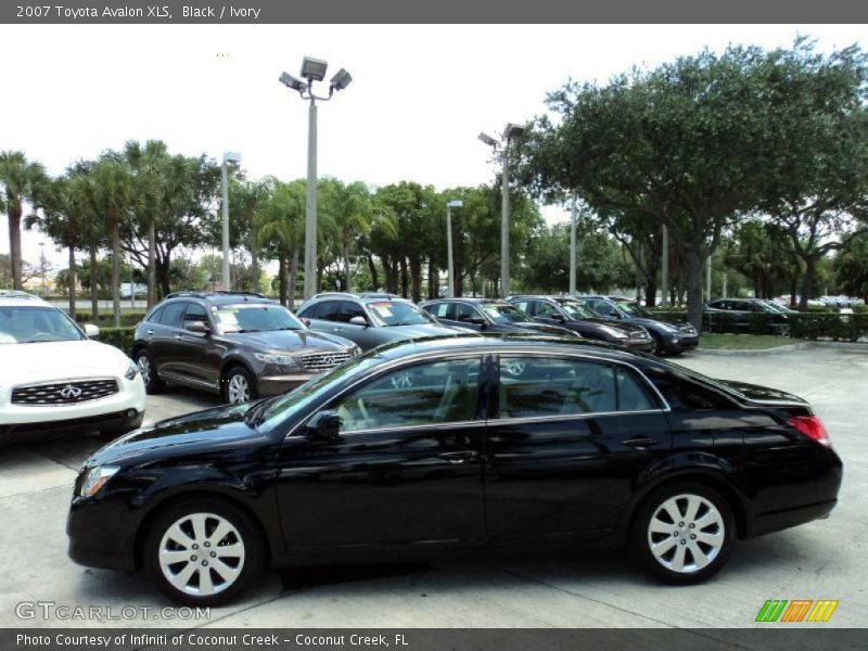 Black / Ivory 2007 Toyota Avalon XLS