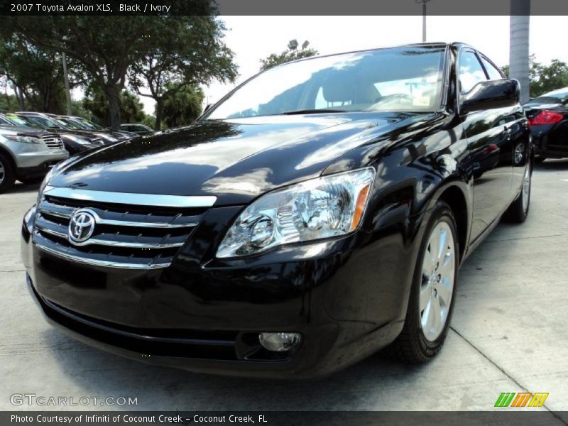Black / Ivory 2007 Toyota Avalon XLS