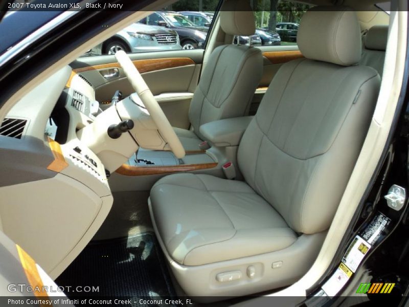 Black / Ivory 2007 Toyota Avalon XLS