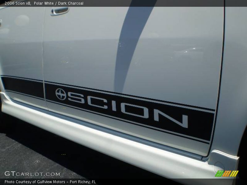 Polar White / Dark Charcoal 2006 Scion xB