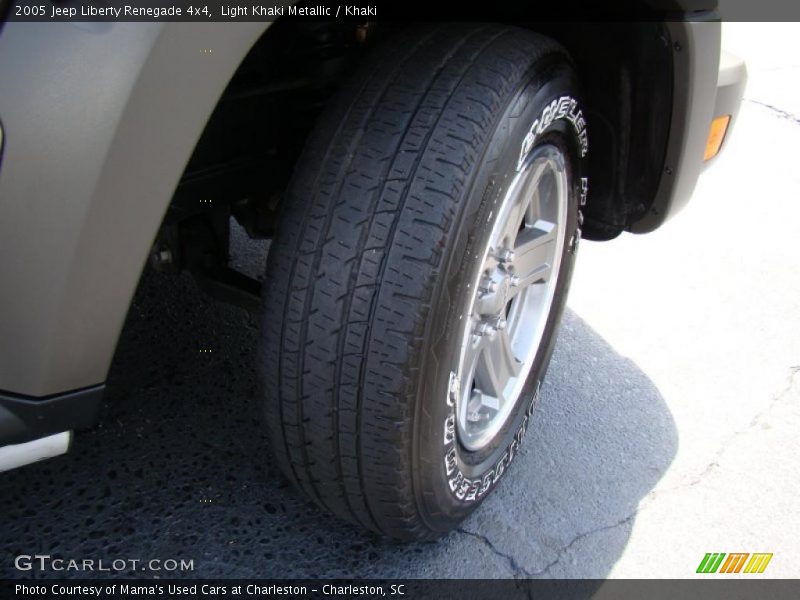 Light Khaki Metallic / Khaki 2005 Jeep Liberty Renegade 4x4