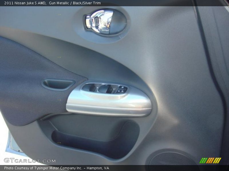 Gun Metallic / Black/Silver Trim 2011 Nissan Juke S AWD